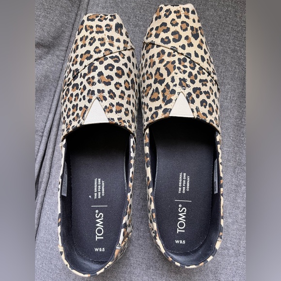 Toms Shoes - Toms Brown and Black Flats with Leopard Print